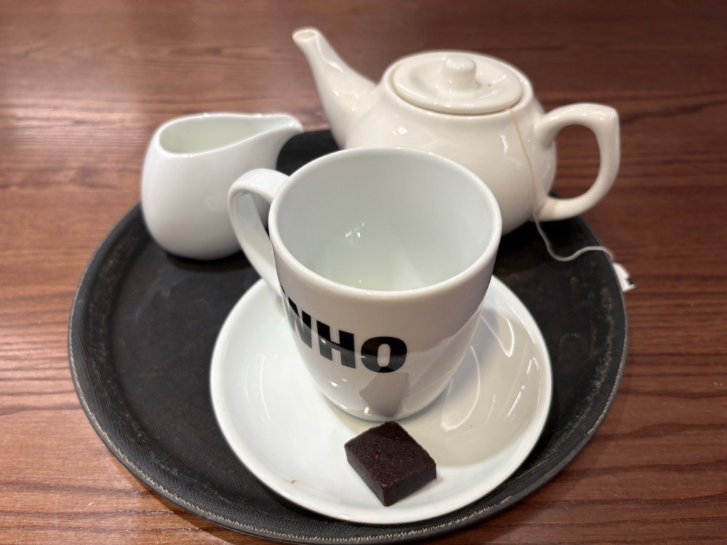 The foundation of a cheap London day out - a pot of tea for under £3 is practically unheard of.